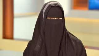 Austria to ban full-face veil in public places - BBC News